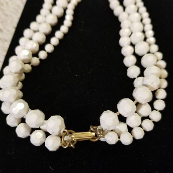 Vintage White 3 strand faceted bead necklace 54" - Picture 6 of 6